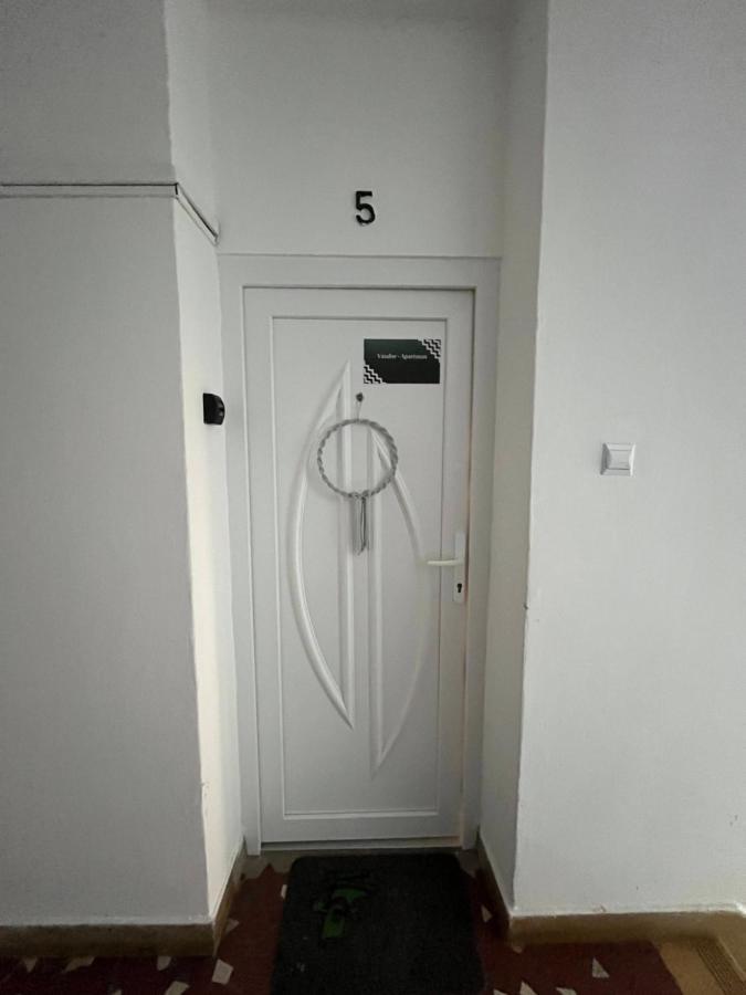 Veszprém Vandor Apartman מראה חיצוני תמונה